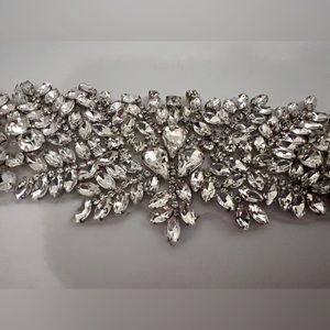 David’s bridal US brand new belt in off white colour with silver crystal. NWT